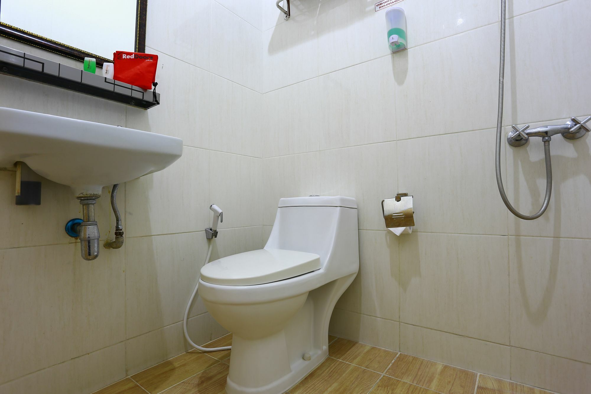 מלון יוגיאקרטה Reddoorz Near Prawirotaman 2 מראה חיצוני תמונה